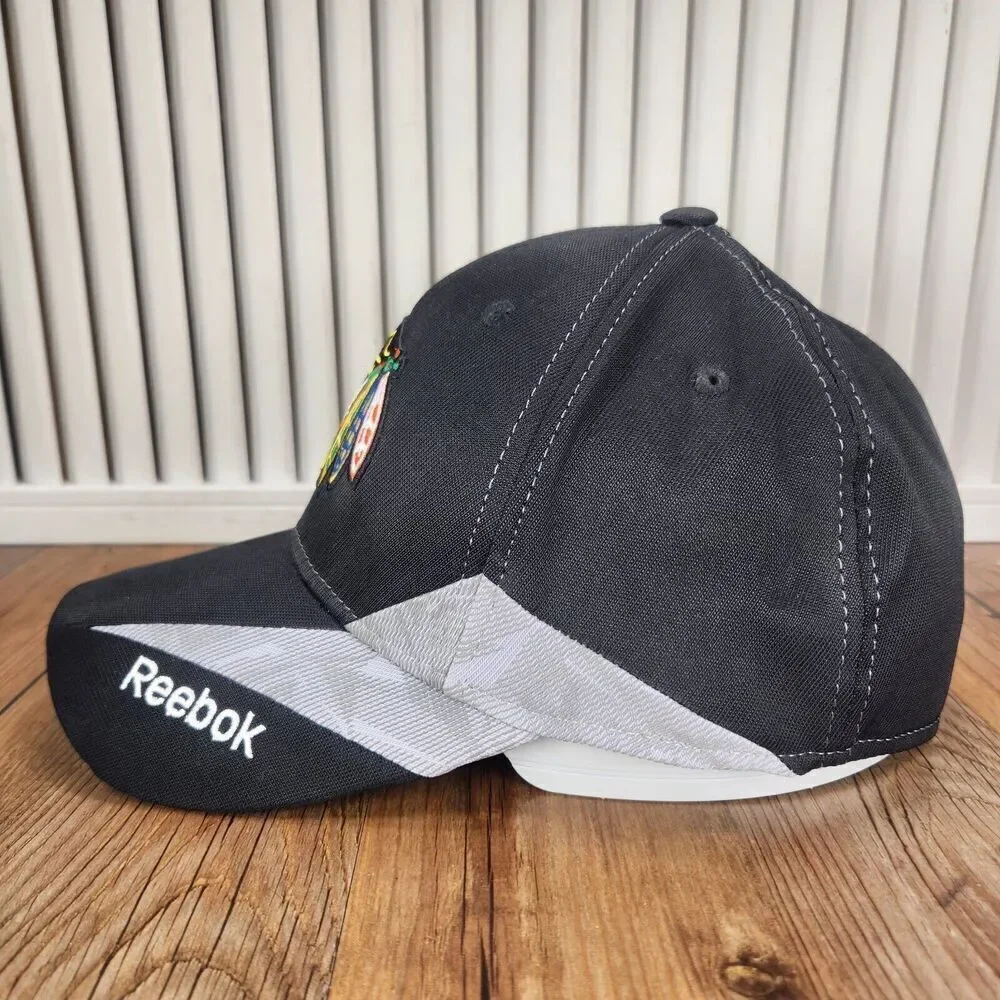 Chicago Blackhawks Reebok Center Ice Fitted L/XL Hat Cap Black Gray Hockey NHL